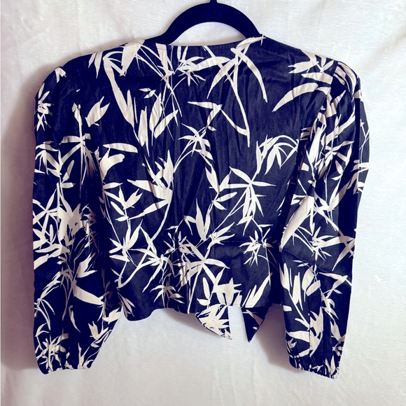 EXPRESS Tie Front Crop Top and Pants - Matching Set - Picture 5 of 7